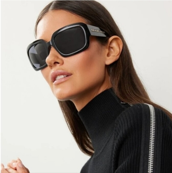 THE MARC JACOBS Oversized Black Rectangular Sunglasses